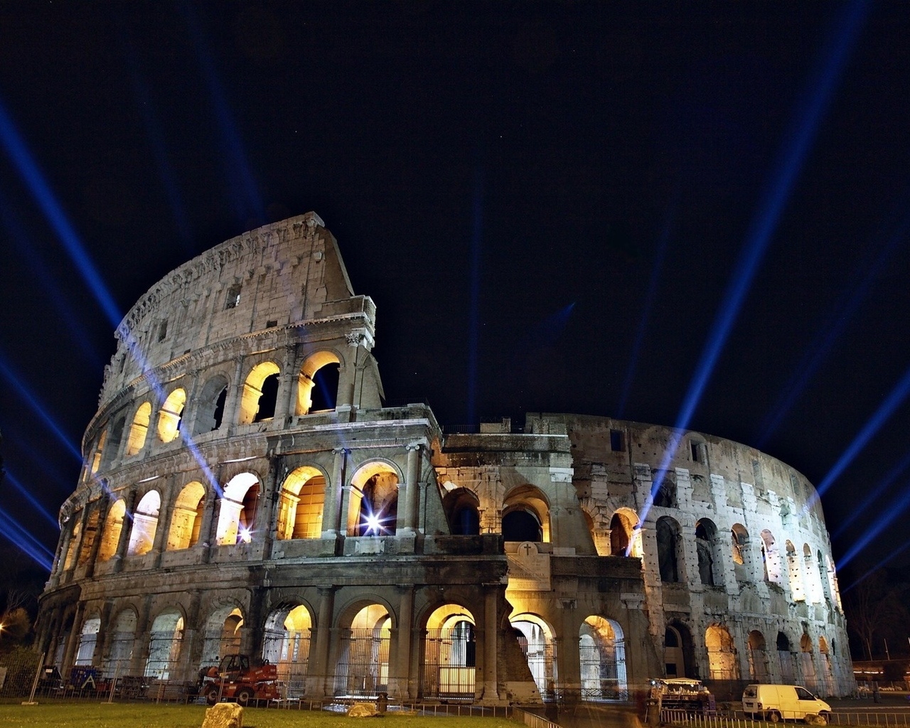 Colloseum during the Night for 1280 x 1024 resolution