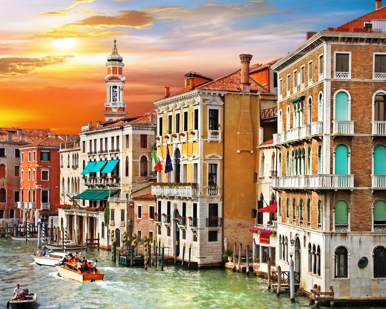 Colorful Venice Corner for 1280 x 1024 resolution