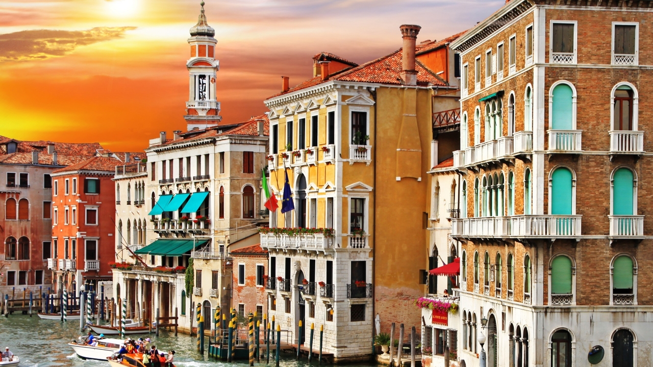 Colorful Venice Corner for 1280 x 720 HDTV 720p resolution