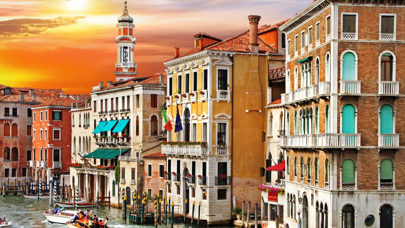 Colorful Venice Corner for 1536 x 864 HDTV resolution