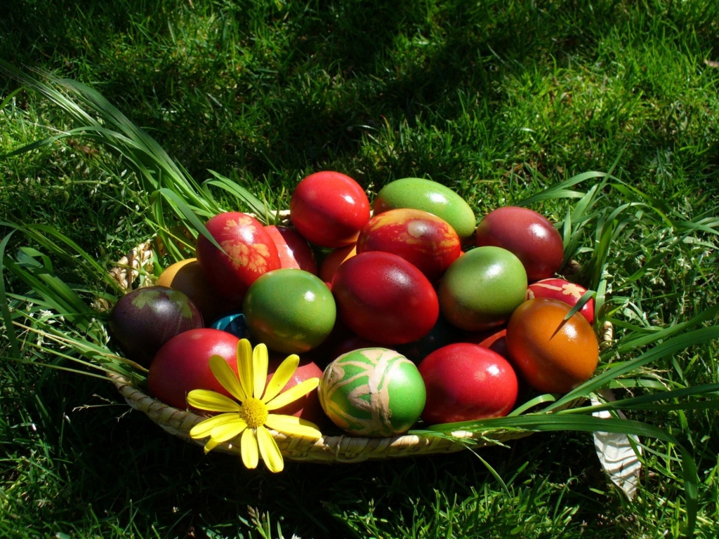 Colourful Easter Eggs for 1024 x 768 resolution