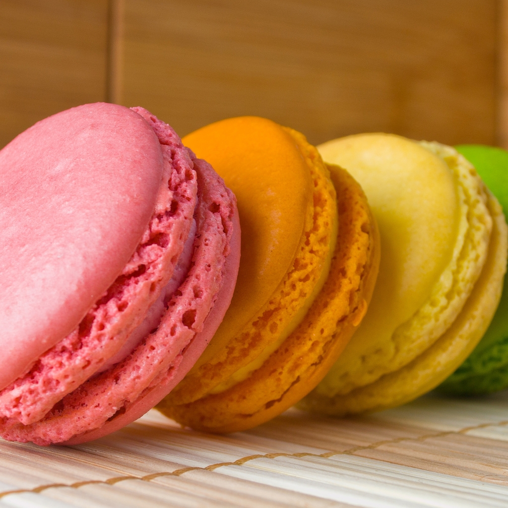 Colourful Macaroons for 1024 x 1024 iPad resolution