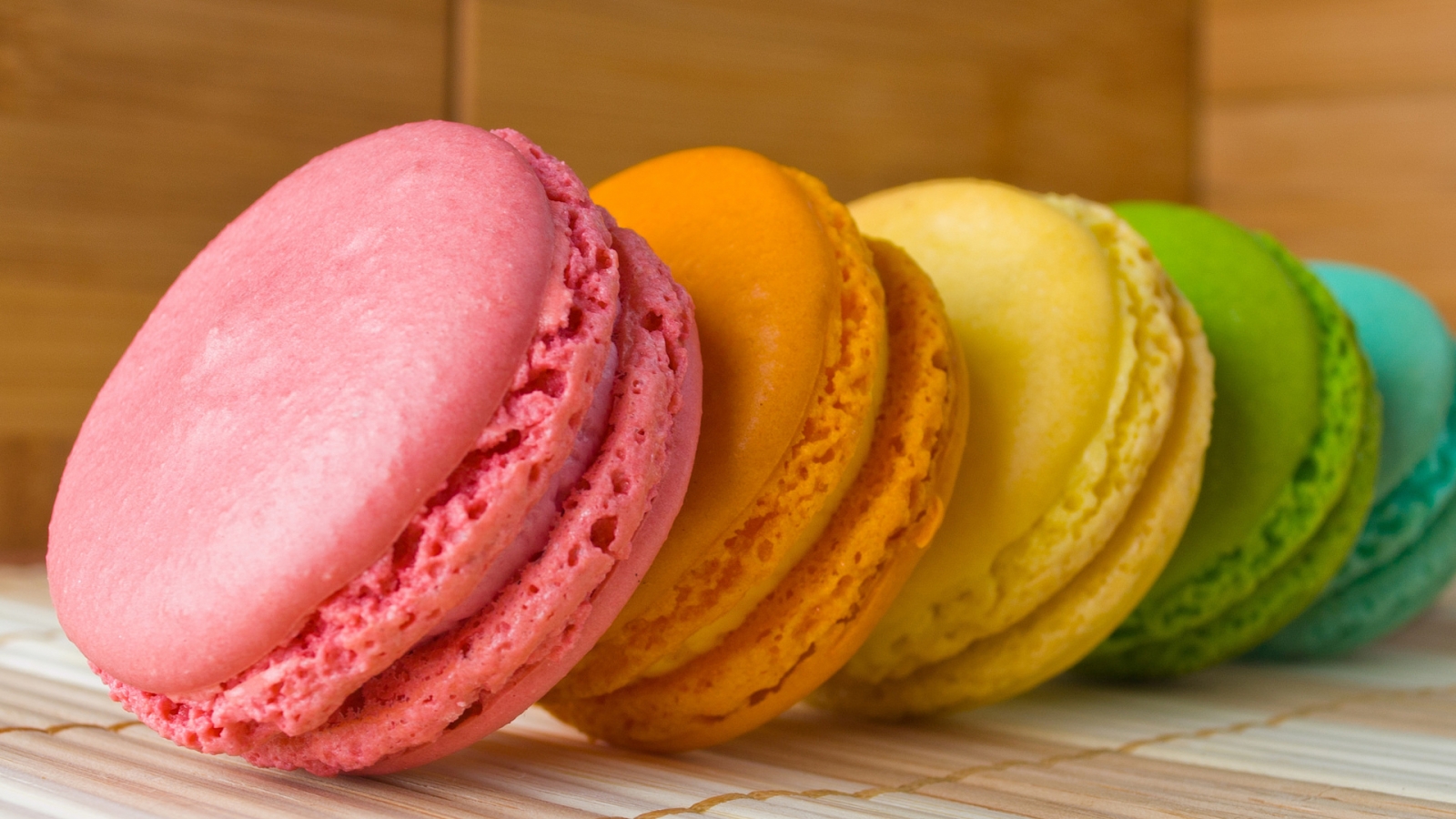 Colourful Macaroons for 1600 x 900 HDTV resolution