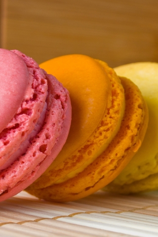 Colourful Macaroons for 320 x 480 iPhone resolution