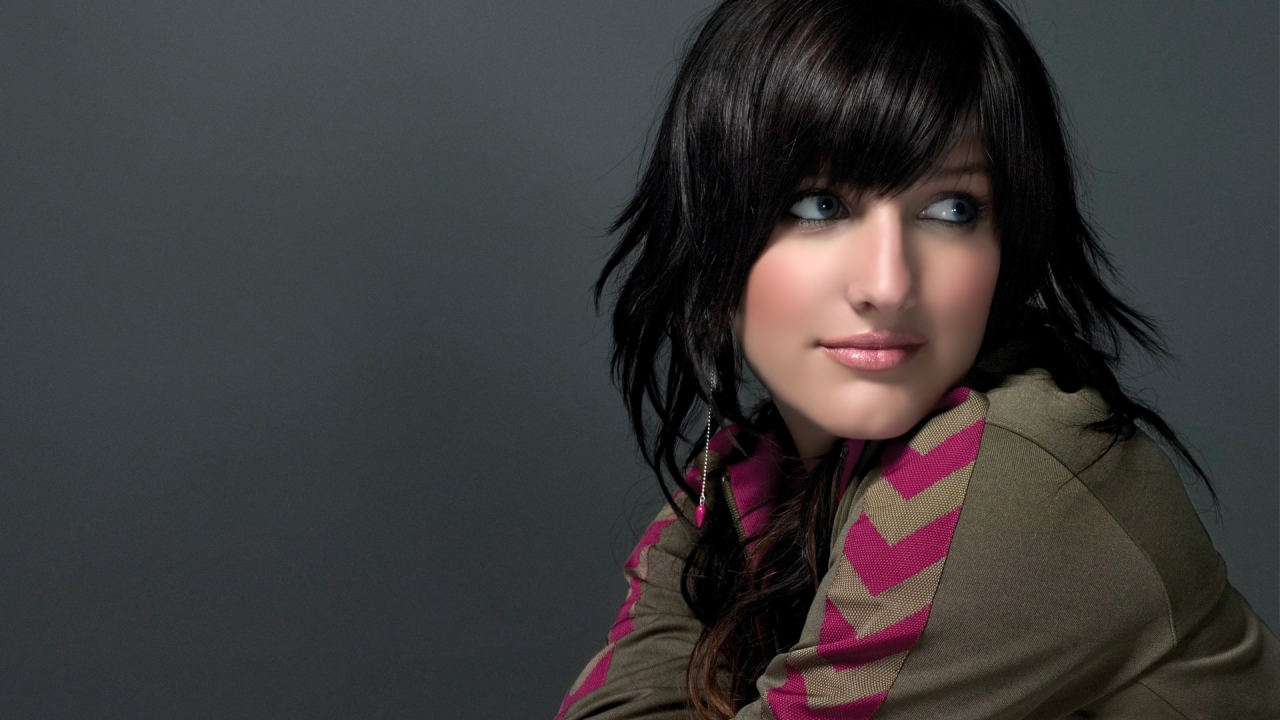 Cool Ashlee Simpson for 1280 x 720 HDTV 720p resolution