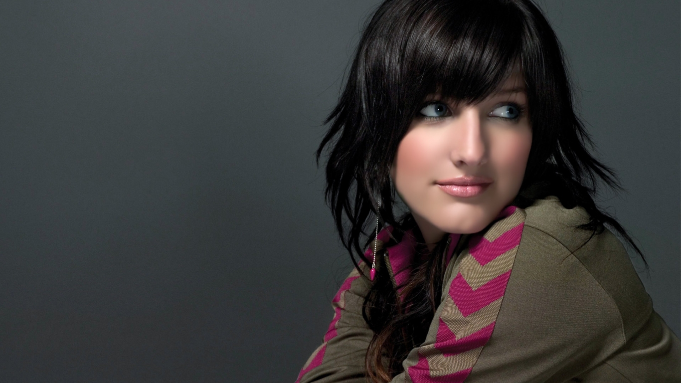 Cool Ashlee Simpson for 1366 x 768 HDTV resolution