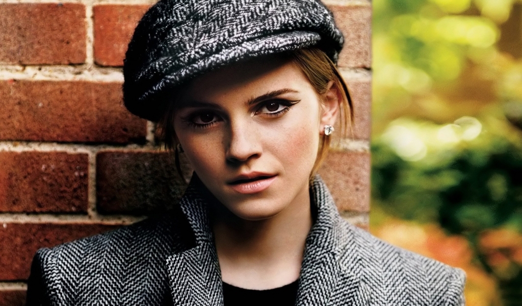 Cool Emma Watson for 1024 x 600 widescreen resolution