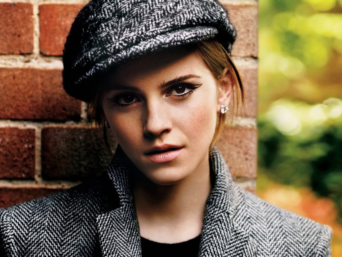 Cool Emma Watson for 1152 x 864 resolution
