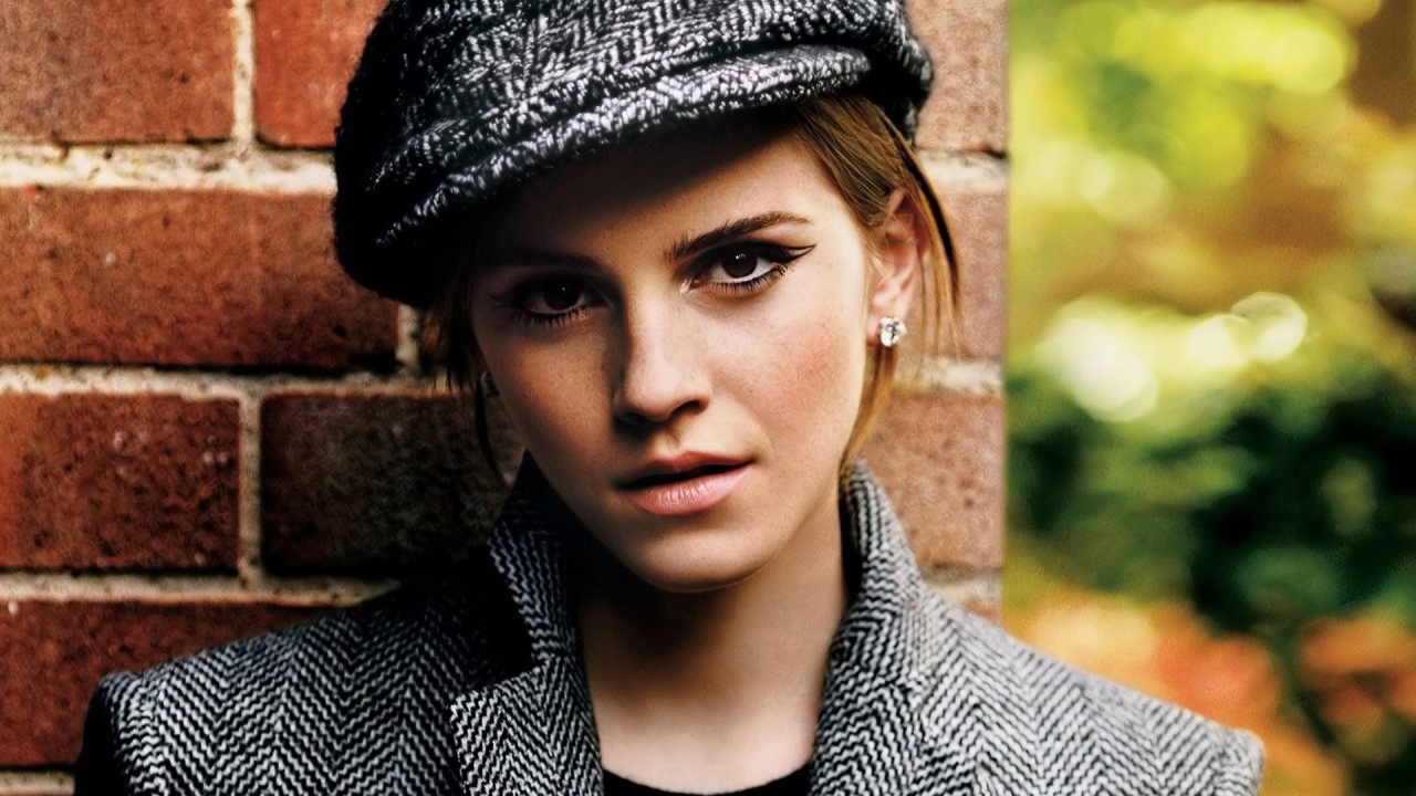 Cool Emma Watson for 1280 x 720 HDTV 720p resolution