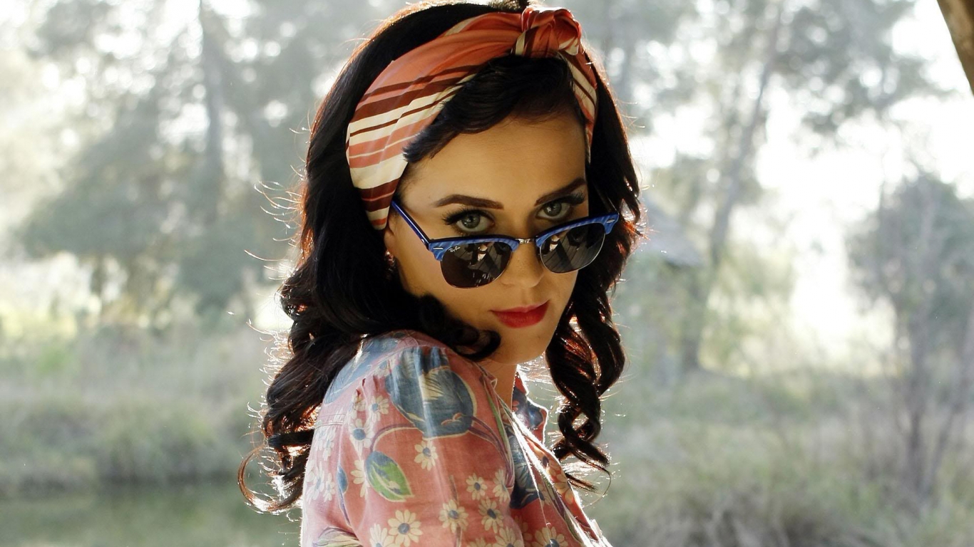 Cool Katy Perry for 1366 x 768 HDTV resolution