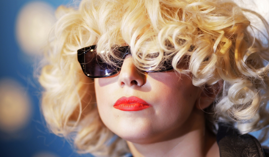 Cool Lady Gaga for 1024 x 600 widescreen resolution