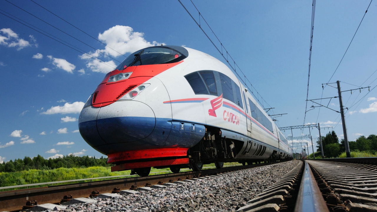 Cool Speed Train for 1280 x 720 HDTV 720p resolution
