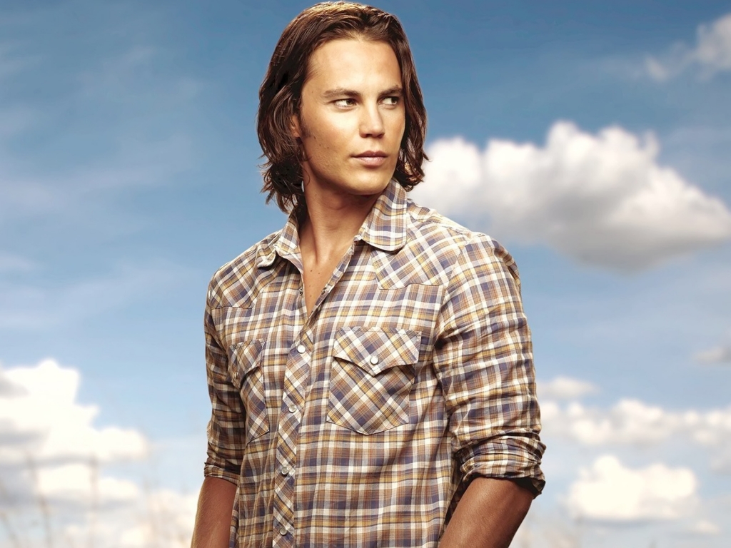 Cool Taylor Kitsch for 1024 x 768 resolution