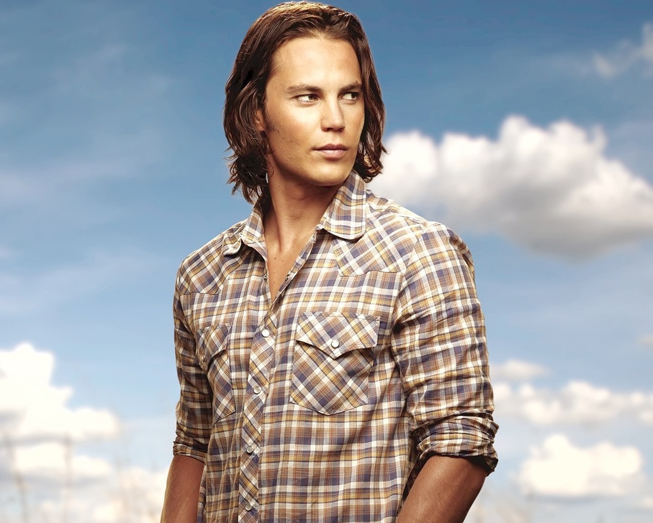 Cool Taylor Kitsch for 1280 x 1024 resolution
