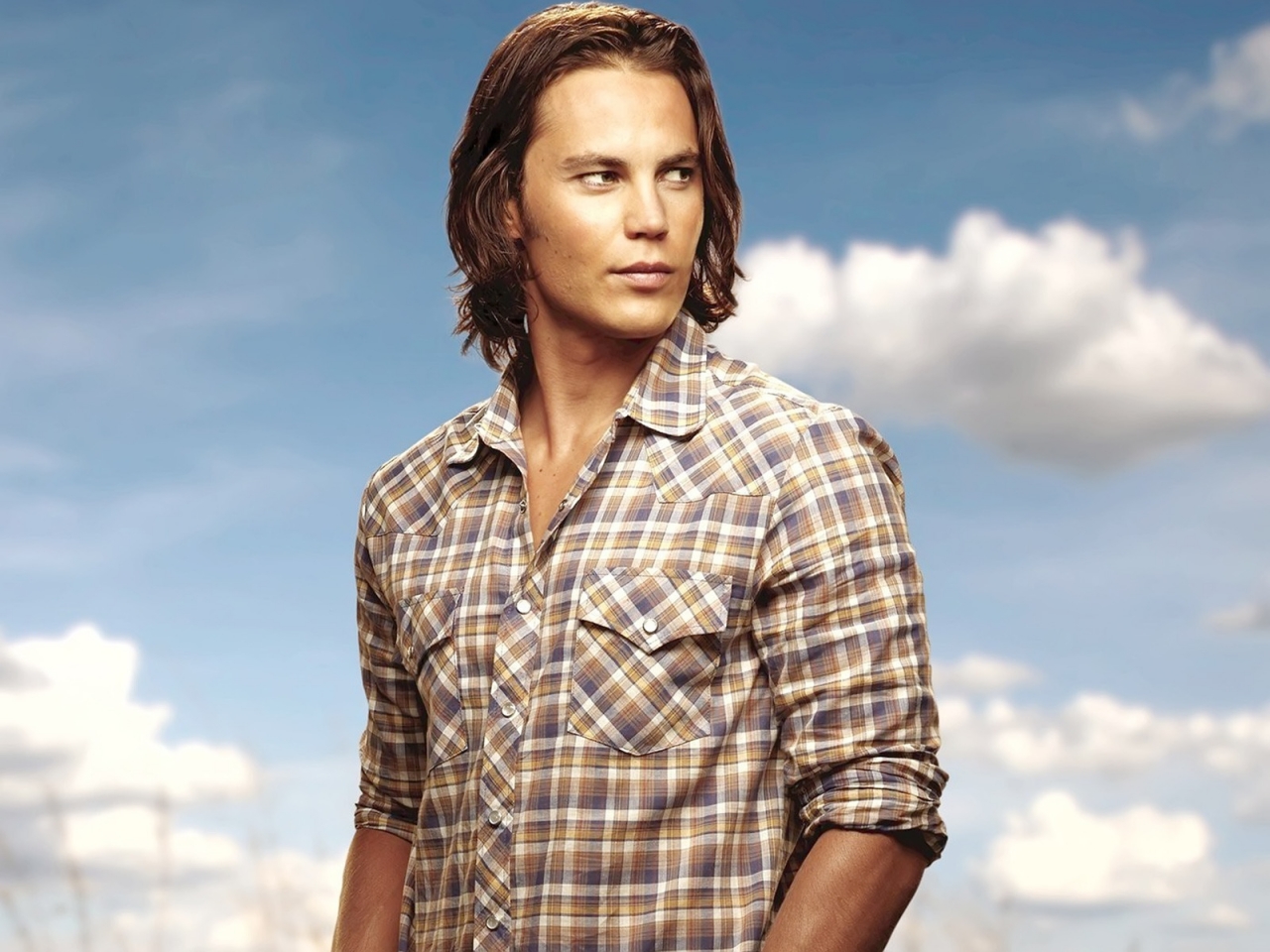 Cool Taylor Kitsch for 1280 x 960 resolution
