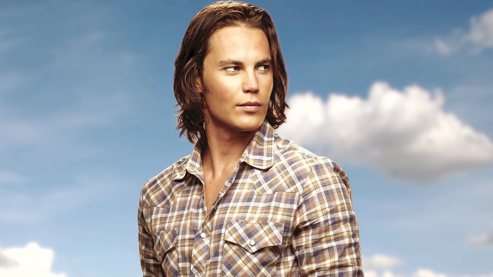 Cool Taylor Kitsch for 1680 x 945 HDTV resolution