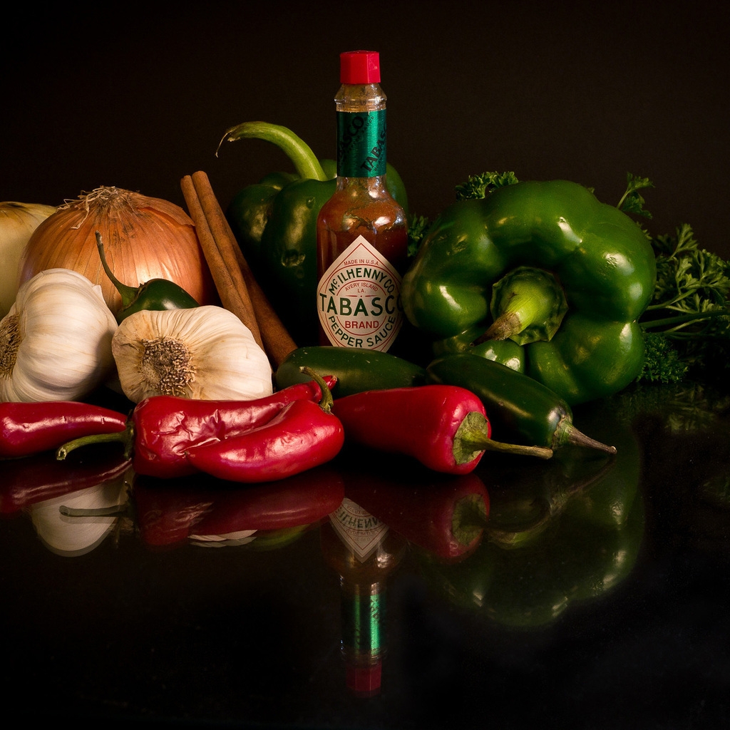 Cool Vegetables and Sauce for 1024 x 1024 iPad resolution