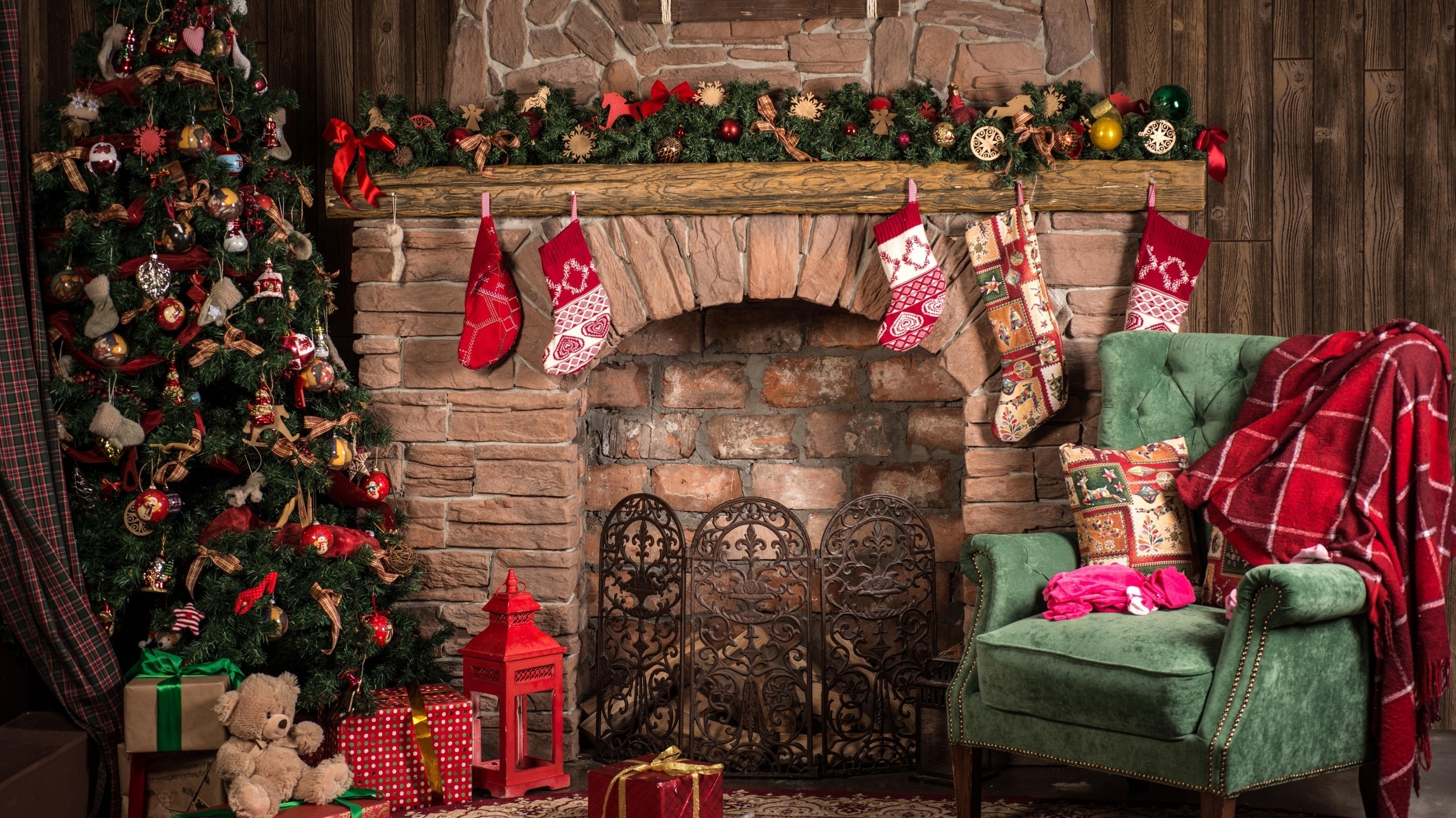 Cozy Christmas Decor  for 2560x1440 HDTV resolution