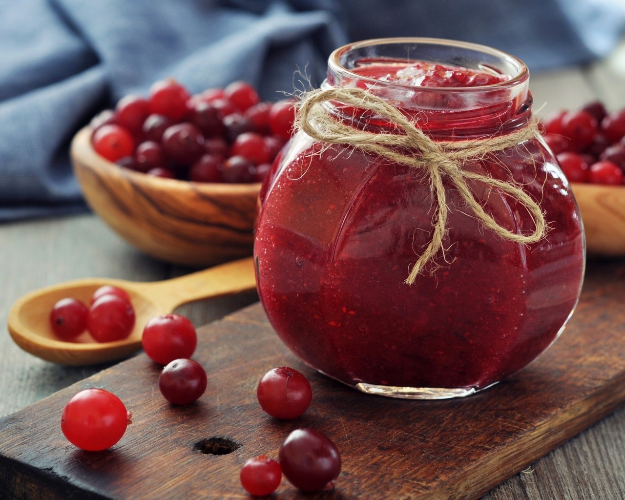 Cranberries Jam Jar for 1280 x 1024 resolution