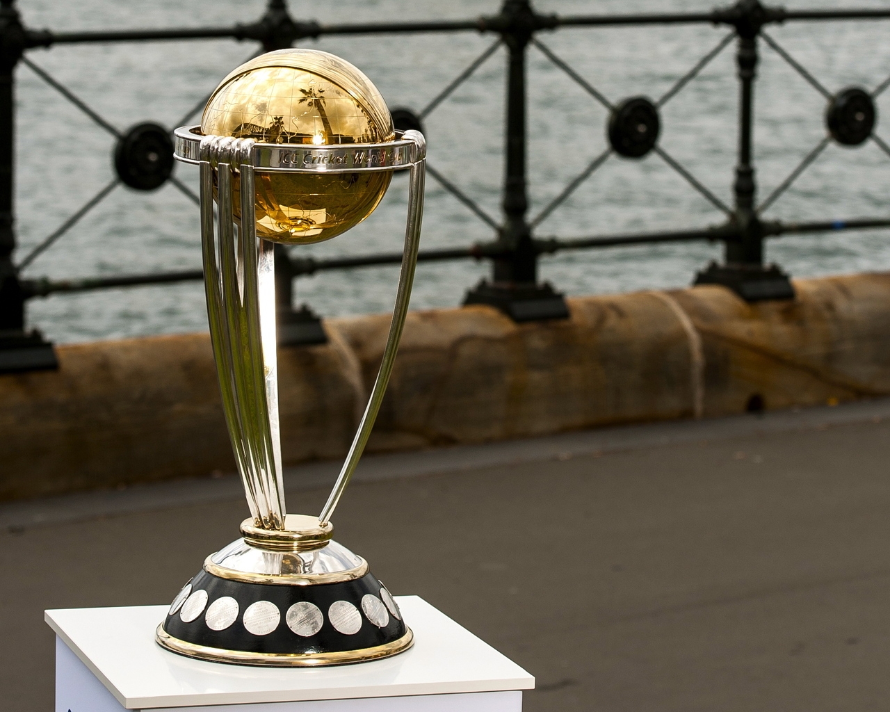 Cricket World Cup 2015 Trophy for 1280 x 1024 resolution