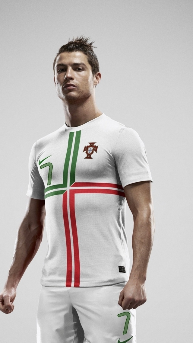 Cristiano Ronaldo Portugal for 640 x 1136 iPhone 5 resolution