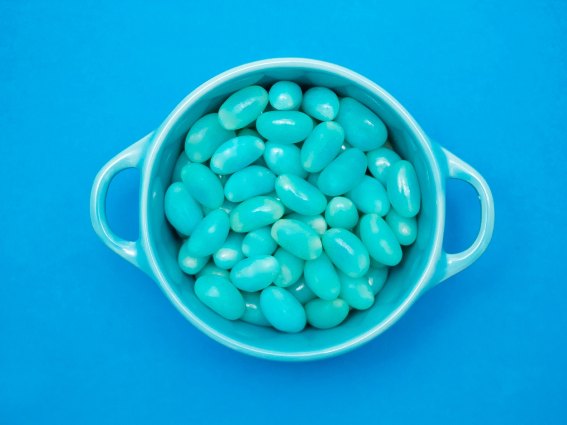 Cup of Jelly Beans for 1152 x 864 resolution