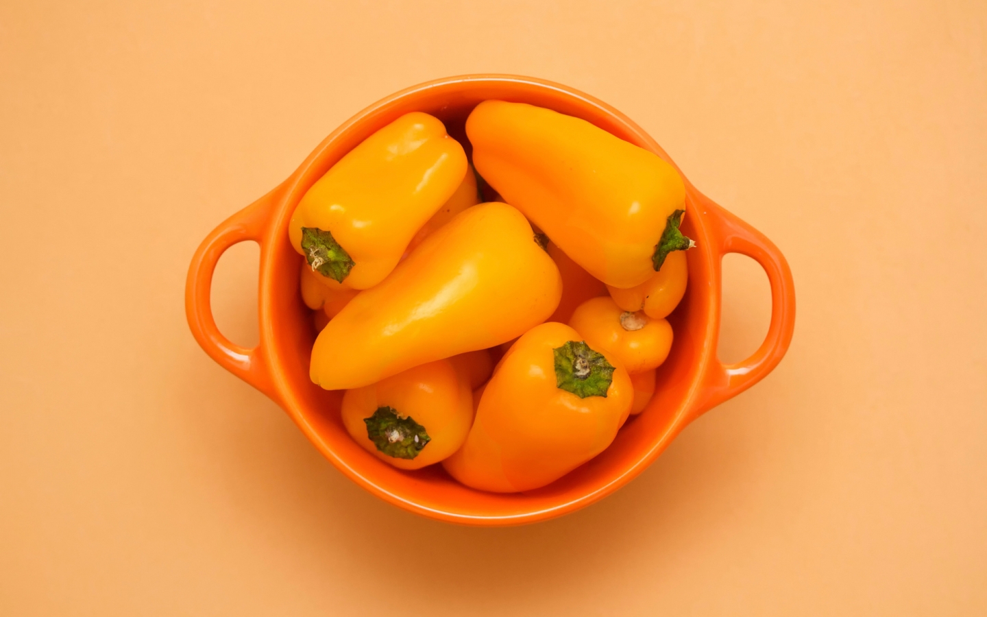 Cup of Yellow Peppers for 1440 x 900 widescreen resolution
