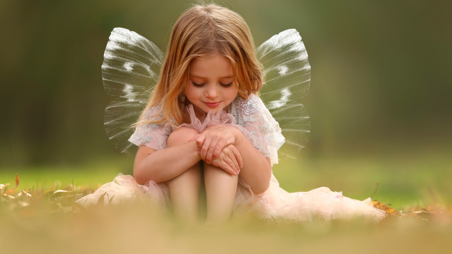 Cute Little Fairy for 1920 x 1080 HDTV 1080p resolution