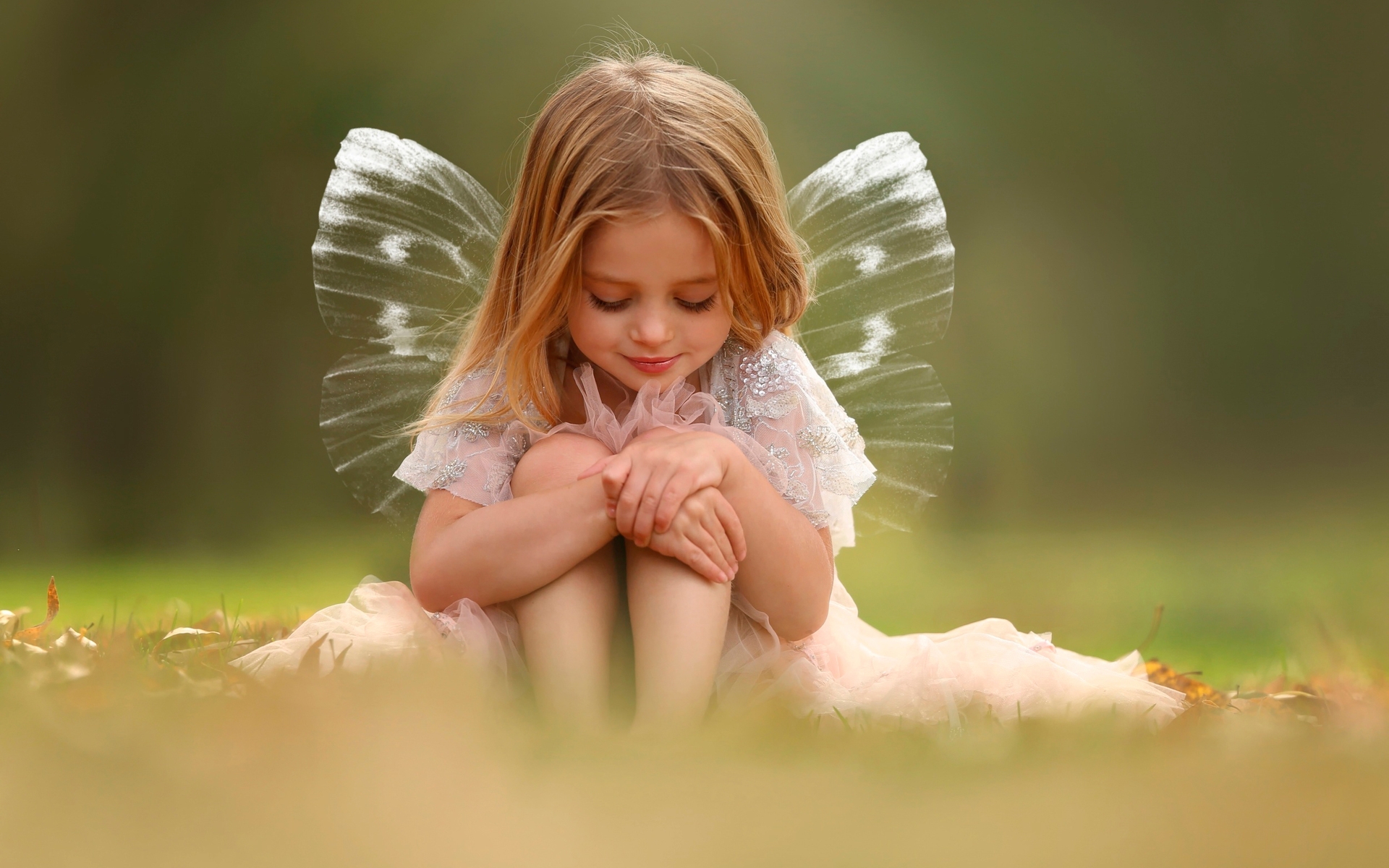 Cute Little Fairy for 1920 x 1200 widescreen resolution