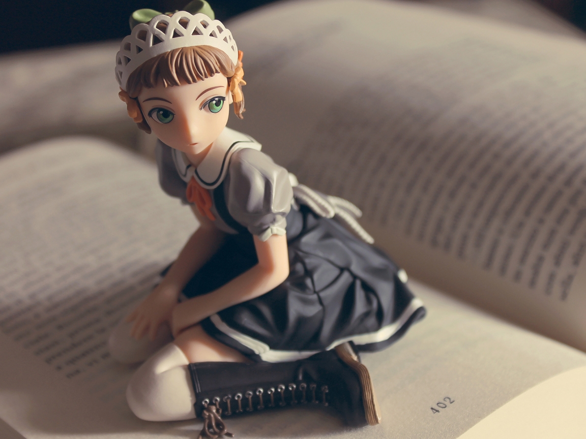 Cute Little Figurine for 1152 x 864 resolution