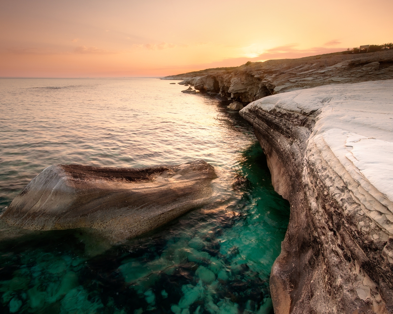 Cyprus Coast for 1280 x 1024 resolution