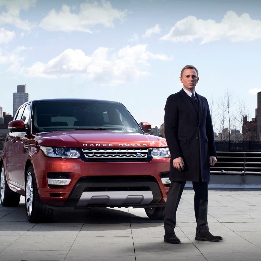 Daniel Craig and Range Rover for 1024 x 1024 iPad resolution