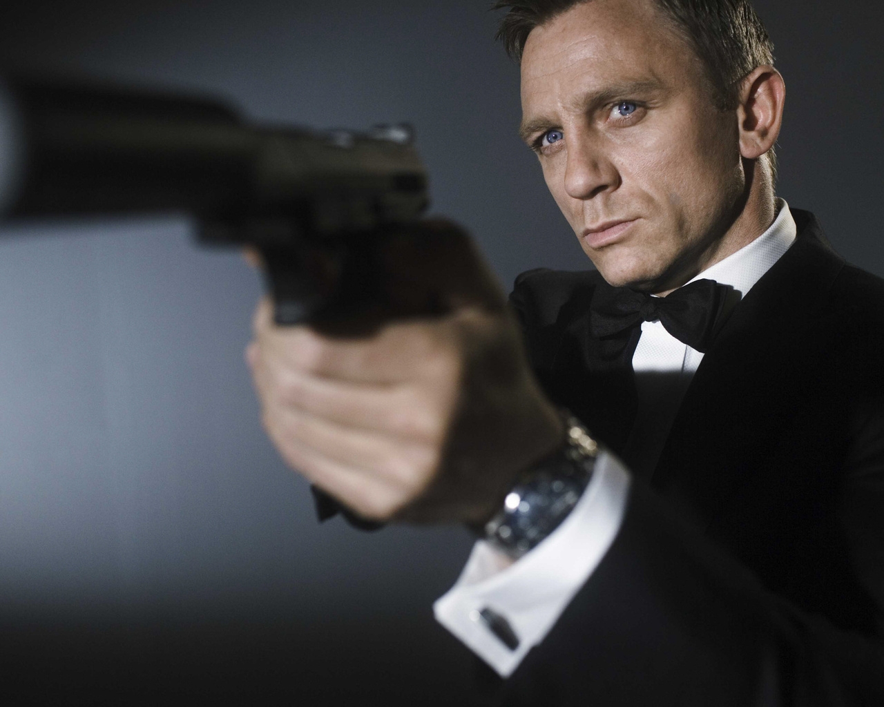 Daniel Craig as James Bond 007 for 1280 x 1024 resolution