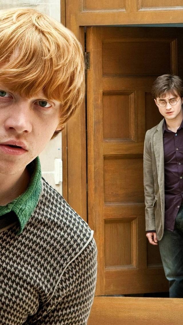 Daniel Radcliffe and Rupert Grint for 640 x 1136 iPhone 5 resolution