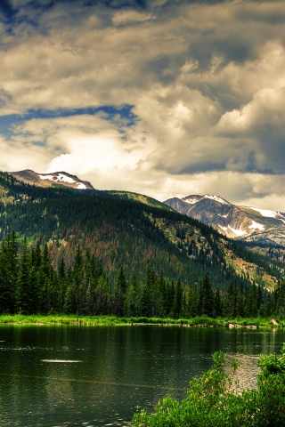 Dark Mountains Landscape for 320 x 480 iPhone resolution