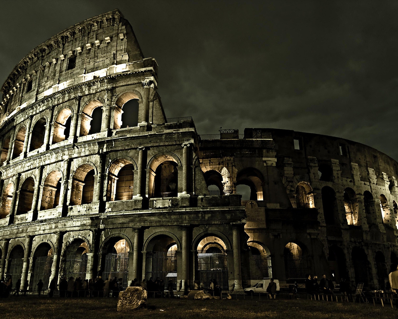 Dark Rome Coliseum for 1280 x 1024 resolution