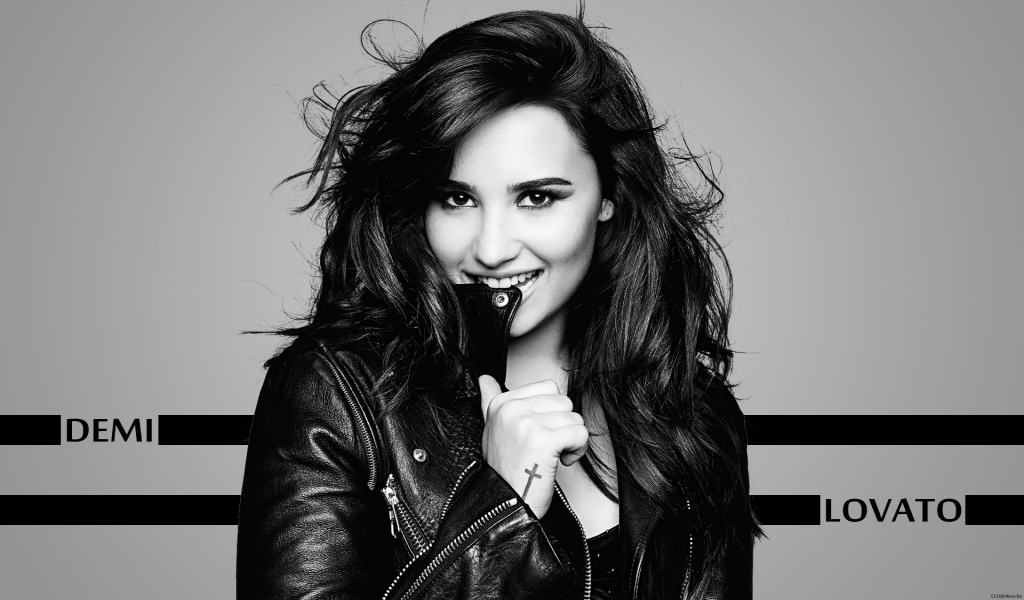 Demi Lovato Shooting for 1024 x 600 widescreen resolution