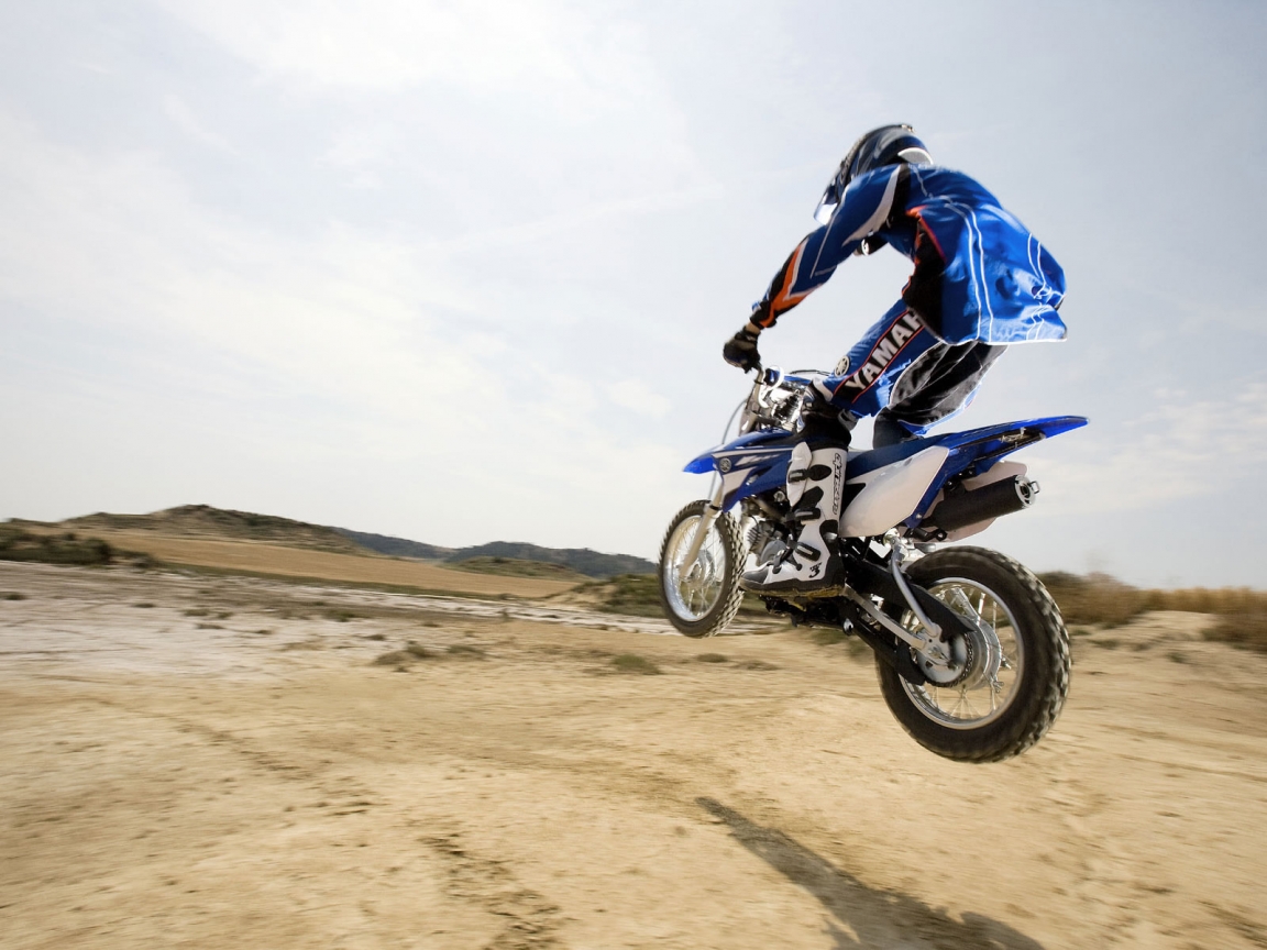 Desert Moto Race for 1152 x 864 resolution