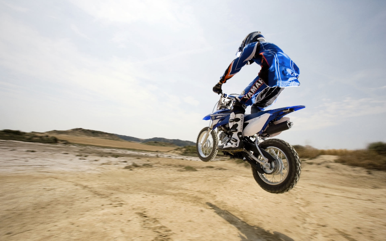 Desert Moto Race for 1280 x 800 widescreen resolution
