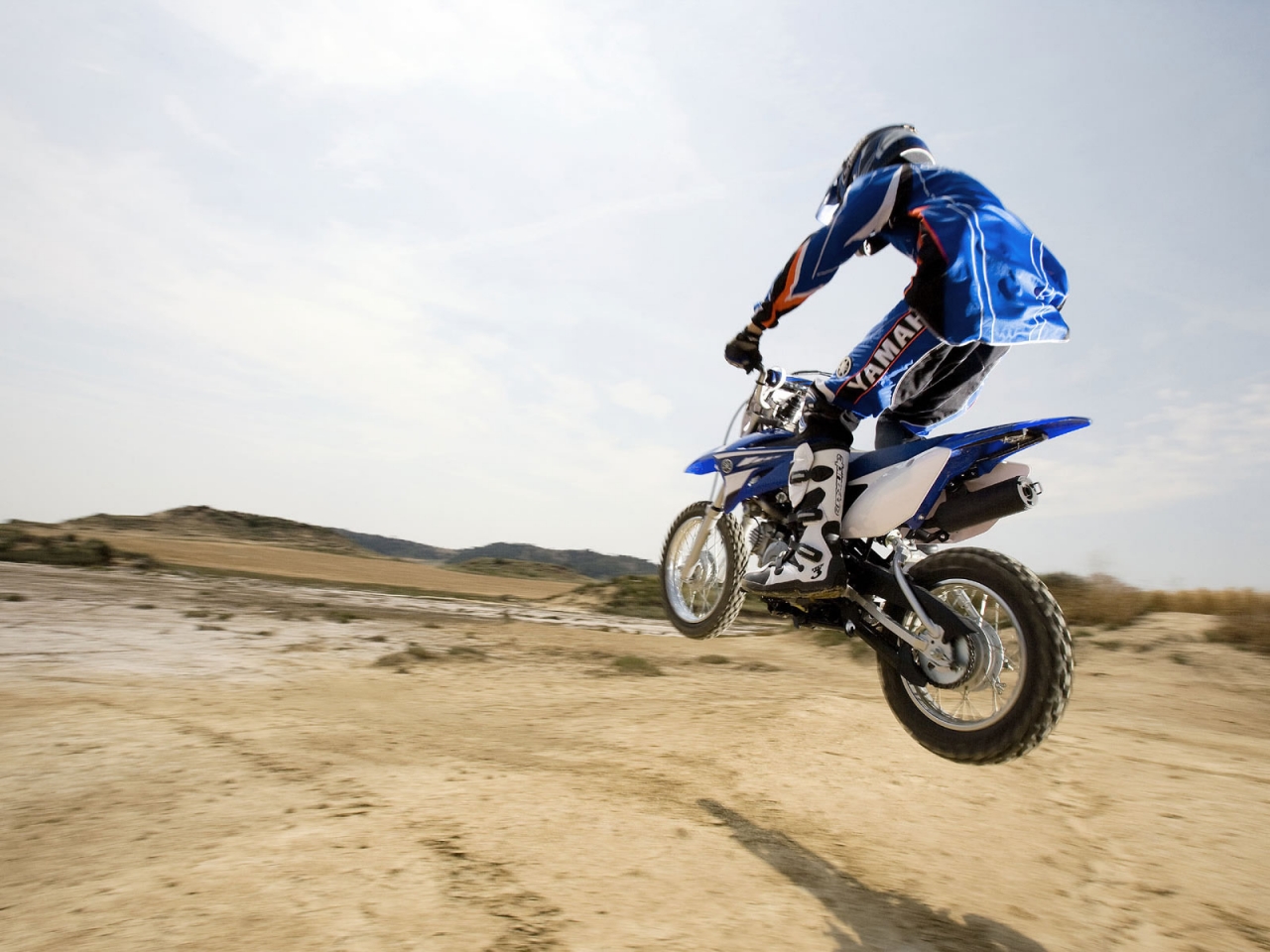 Desert Moto Race for 1280 x 960 resolution