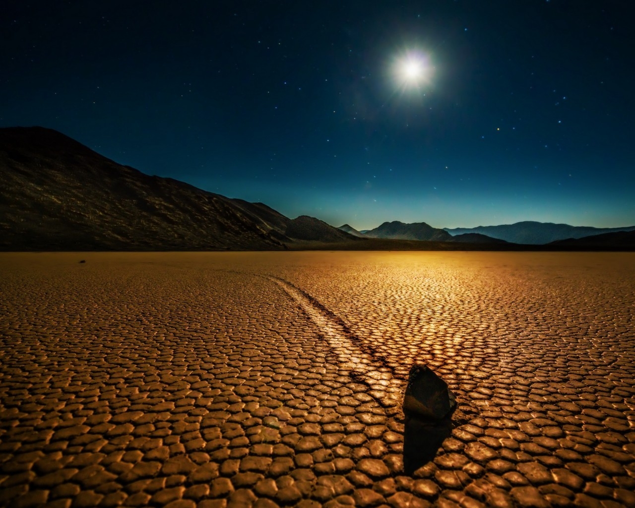 Desert Night Landscape for 1280 x 1024 resolution