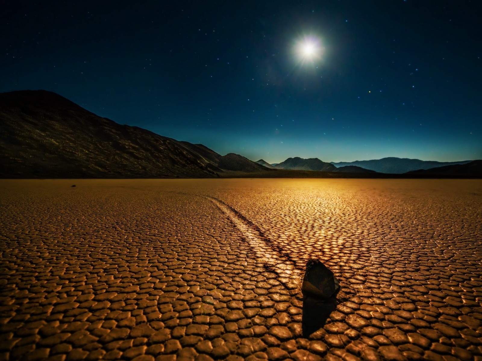 Desert Night Landscape for 1600 x 1200 resolution