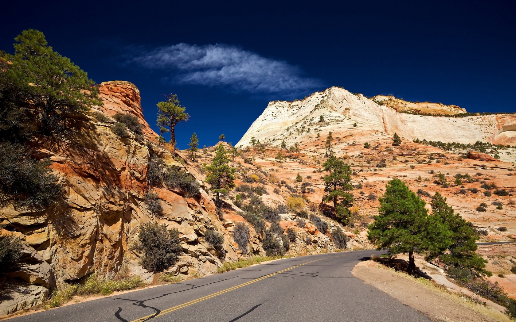 Desert Road for 1680 x 1050 widescreen resolution