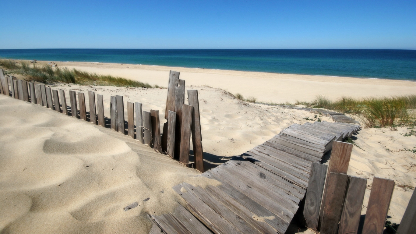 Deserted Beach for 1366 x 768 HDTV resolution