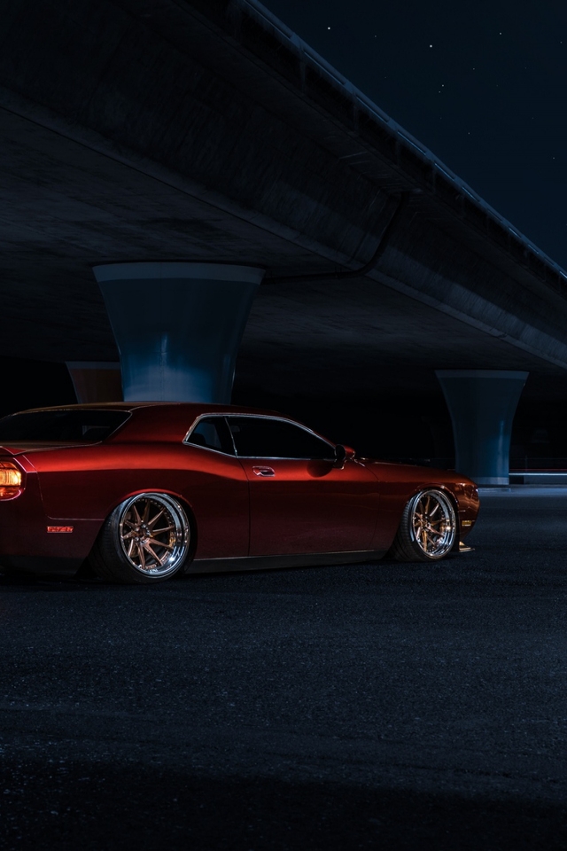 Dodge Challenger Avant Garde for 640 x 960 iPhone 4 resolution