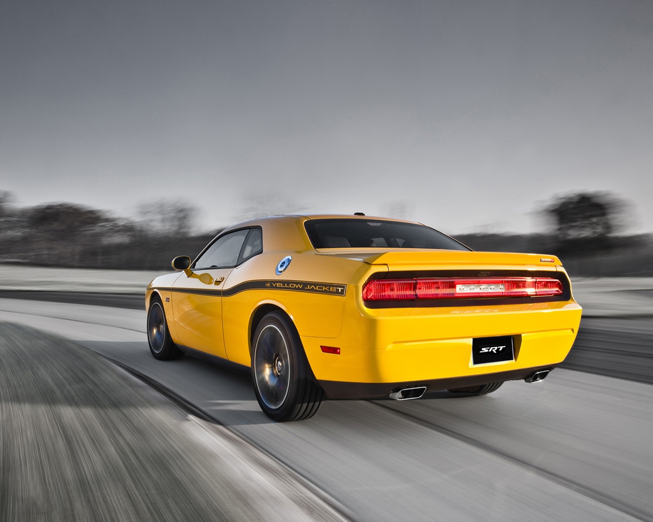 Dodge Challenger Yellow Jacket for 1280 x 1024 resolution