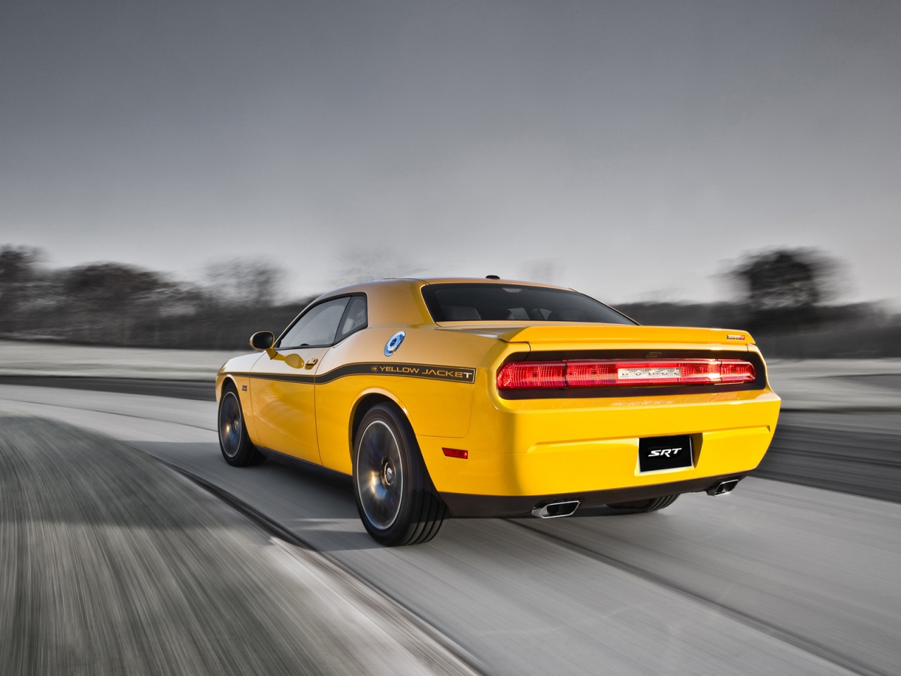 Dodge Challenger Yellow Jacket for 1280 x 960 resolution