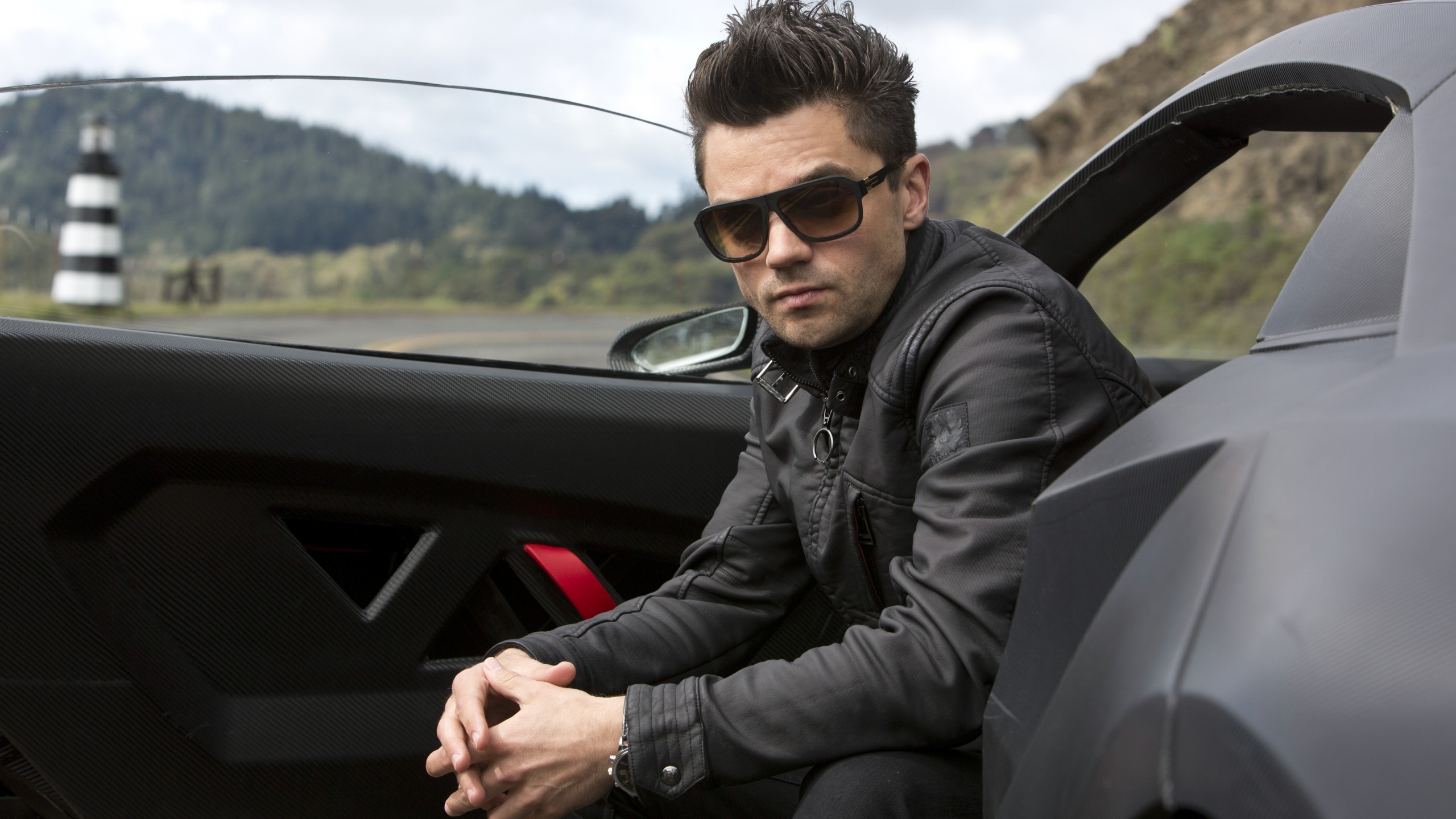 Dominic Cooper Cool for 2560x1440 HDTV resolution