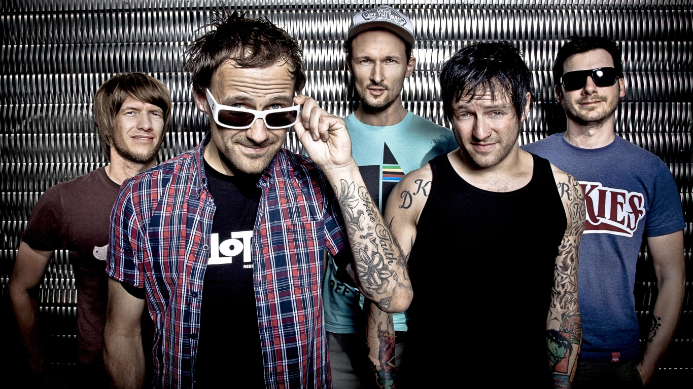 Donots for 1366 x 768 HDTV resolution