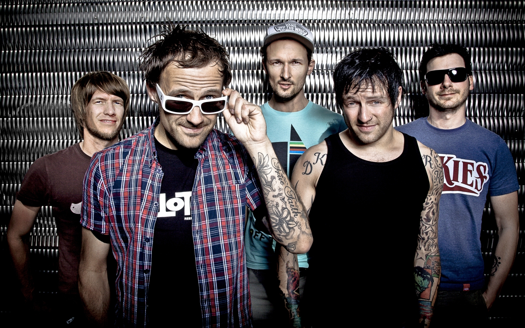 Donots for 1680 x 1050 widescreen resolution